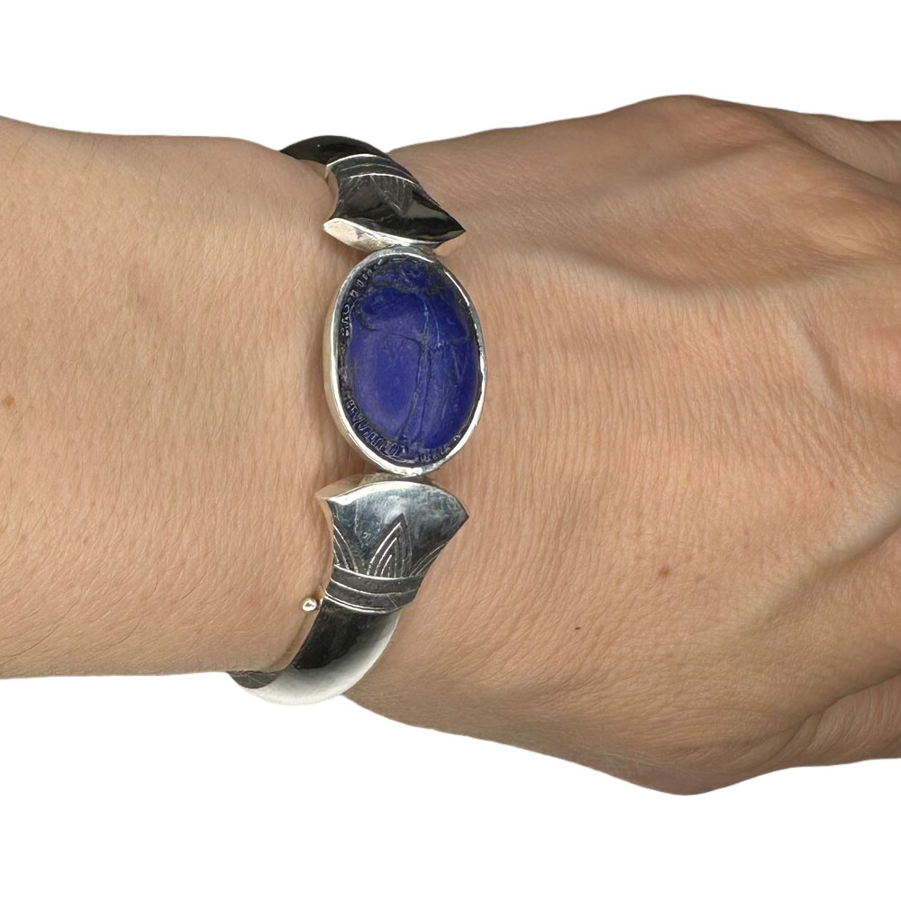 Shoshenq II Lapis Lazuli and Sterling Silver Scarab Cuff Bracelet - Image 3